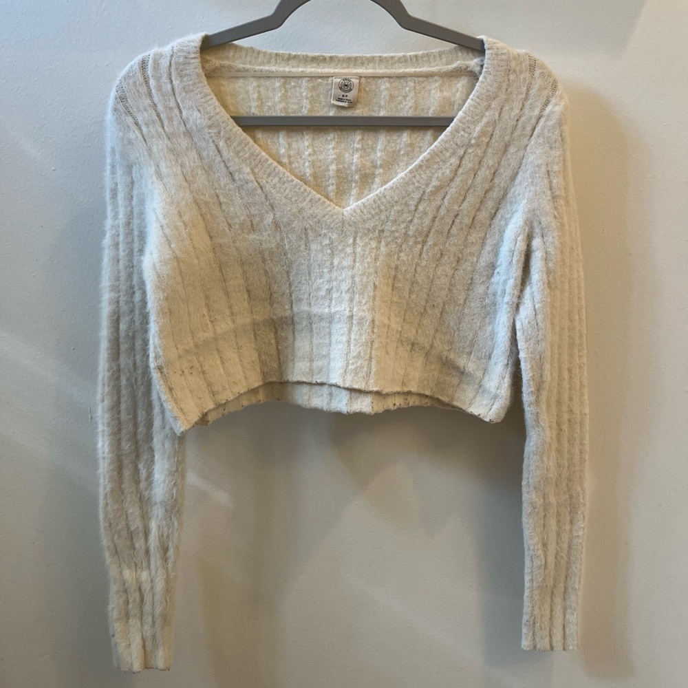 Urban Outfitters Cream V-Neck Cropped Sweater